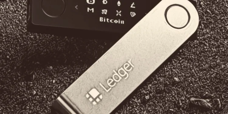 LedgerܻӦȫƬῪԴȺTrezor